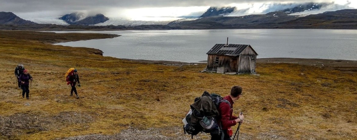 TripTrip-Spitsbergen-Arktyka-wyprawa-trekking-tundra-1